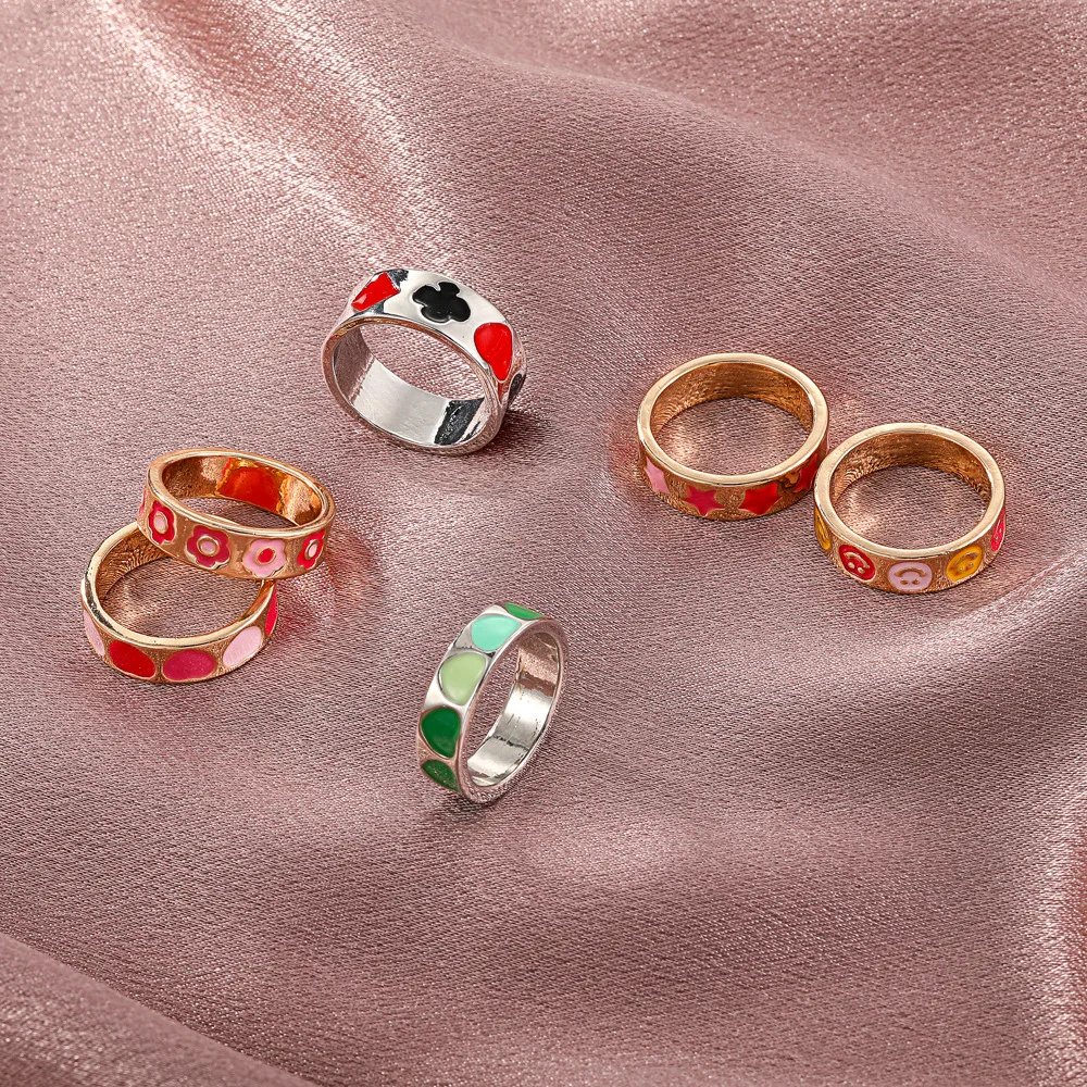 New 2021 Love Heart Rings For Women Girl Gold Silver Color Enamel Flowers Smiley Face Rings Couple Party Jewelry Gift
New 2021 Love Heart Rings For Women Girl Gold Silver Color Enamel Flowers Smiley Face Rings Couple Party Jewelry Gift