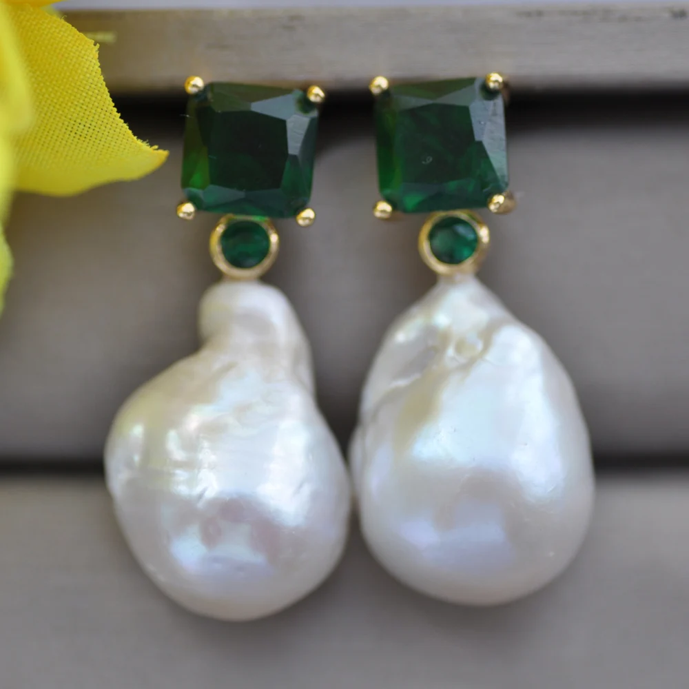 MTC·STAR Z10658 23mm White Baroque Drop Keshi Pearl Beryl CZ Dangle Earring
MTC·STAR Z10658 23mm White Baroque Drop Keshi Pearl Beryl CZ Dangle Earring