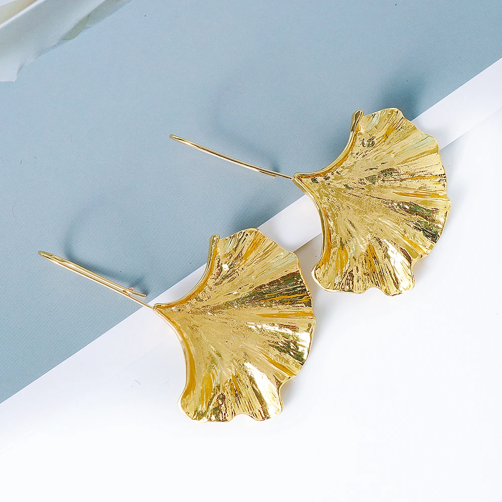New Exaggerated Alloy Gold-plated Leaf Earrings Retro Metal Leaf Ear Hook Earrings Jewelry Accessories for Women
New Exaggerated Alloy Gold-plated Leaf Earrings Retro Metal Leaf Ear Hook Earrings Jewelry Accessories for Women