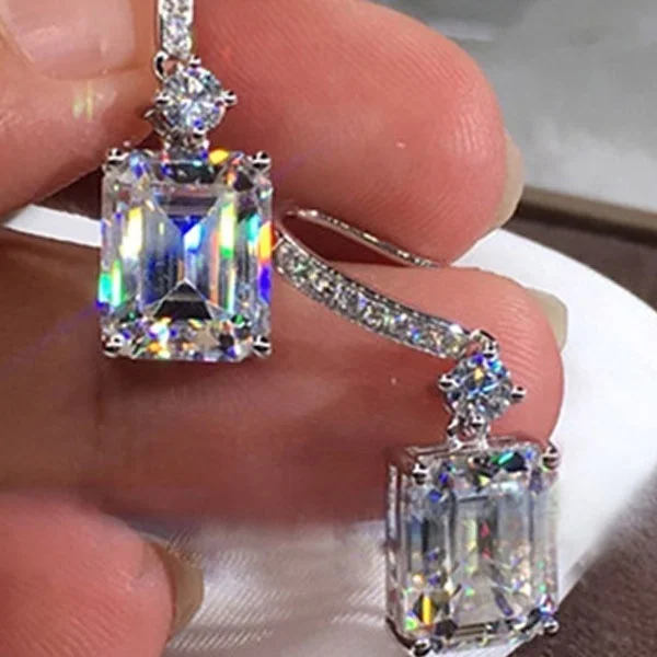 Milan Girls Inlaid Zircon Rhinestone Earrings Pendant Earrings Jewelry Accessories Ladies Luxury Jewelry Banquet Jewelry
Milan Girls Inlaid Zircon Rhinestone Earrings Pendant Earrings Jewelry Accessories Ladies Luxury Jewelry Banquet Jewelry