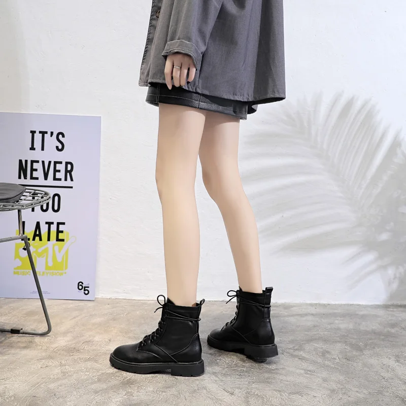 Winter Warm Non-slip Work Women's Boots Fashion New Black Casual Waterproof Shoes Women's Rubber Lace Up Non-slip Ankle Boots
Winter Warm Non-slip Work Women's Boots Fashion New Black Casual Waterproof Shoes Women's Rubber Lace Up Non-slip Ankle Boots