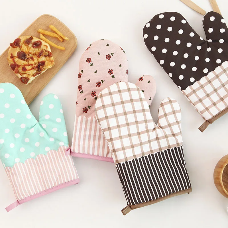 Pastoral Style Baking Tools High Temperature Gloves Pure Cotton Thickened Microwave Oven Gloves Thermal Insulation Gloves
Pastoral Style Baking Tools High Temperature Gloves Pure Cotton Thickened Microwave Oven Gloves Thermal Insulation Gloves