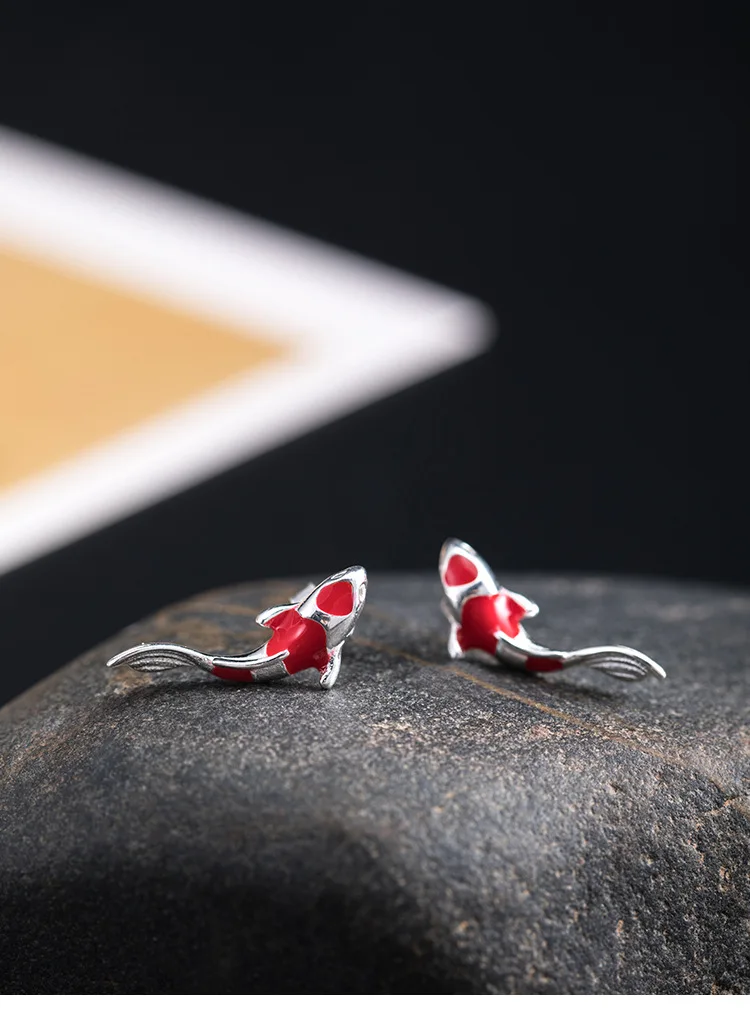 925 Sterling Silver Fashion Creative Gift Cashier Earrings, Retro Style Court Style Koi Earrings Are Simple In Design
925 Sterling Silver Fashion Creative Gift Cashier Earrings, Retro Style Court Style Koi Earrings Are Simple In Design