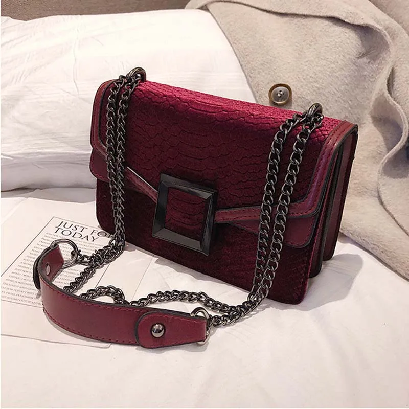 2021 spring and summer fashion snakeskin velvet one shoulder messenger retro casual portable texture armpit bag flip female bag
2021 spring and summer fashion snakeskin velvet one shoulder messenger retro casual portable texture armpit bag flip female bag