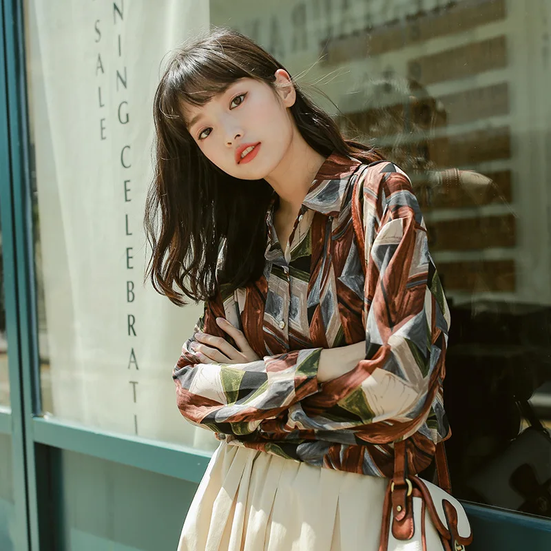 Женская шифоновая рубашка с винтажным принтом, Повседневная Свободная блузка с рисунком, модная уличная одежда на весну
Женская шифоновая рубашка с винтажным принтом, Повседневная Свободная блузка с рисунком, модная уличная одежда на весну