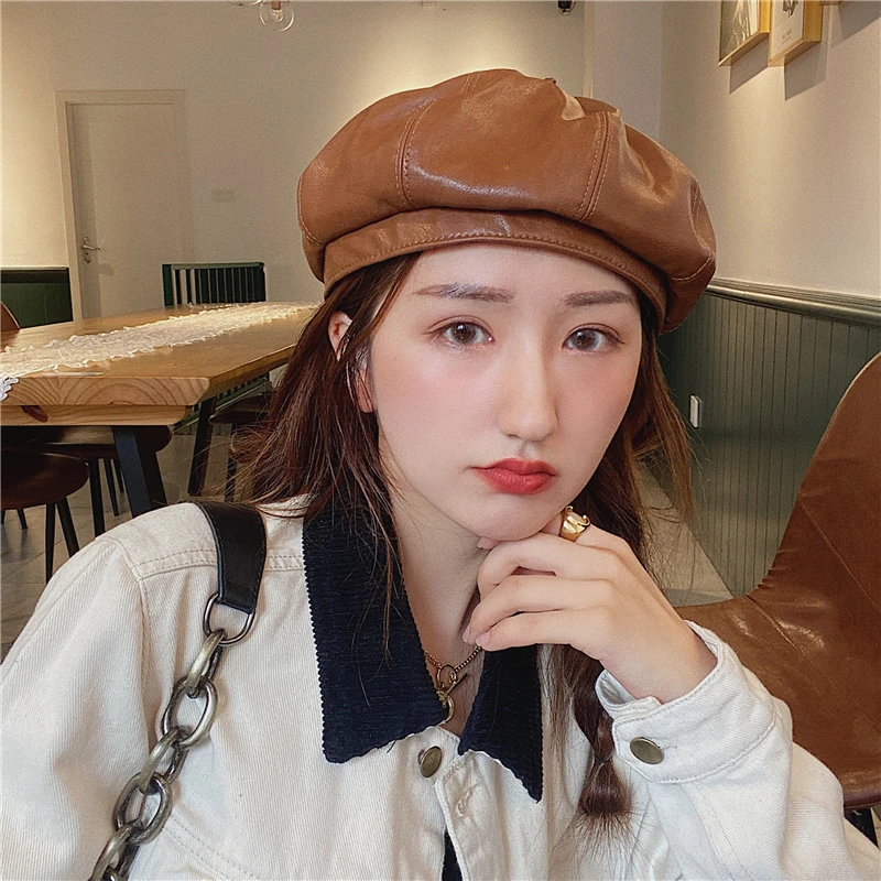 New Classic Individuality PU Leather Beret Gentle Lady Autumn Joker Solid Hats Retro Casual Versatile Painter Hat Trend Leisure
New Classic Individuality PU Leather Beret Gentle Lady Autumn Joker Solid Hats Retro Casual Versatile Painter Hat Trend Leisure