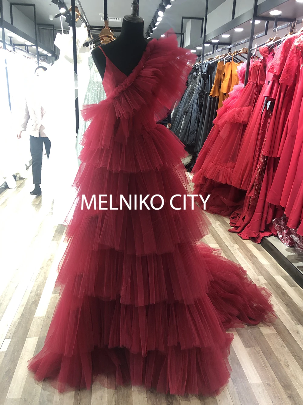 2021 Collection Giambatista Valli Style Tutu Multilayered Tulle Evening Prom Baptism Elegant Dress
2021 Collection Giambatista Valli Style Tutu Multilayered Tulle Evening Prom Baptism Elegant Dress