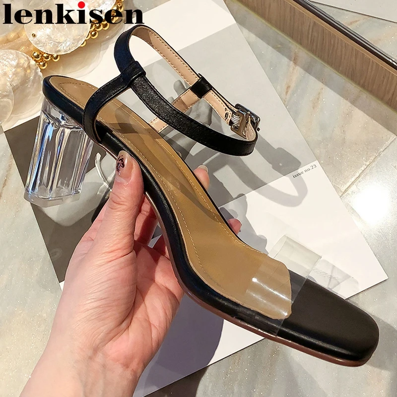 Lenkisen new modern superstar jelly shoes plus size big square toe high crystal heels buckle gorgeous straps women sandals L0f3
Lenkisen new modern superstar jelly shoes plus size big square toe high crystal heels buckle gorgeous straps women sandals L0f3