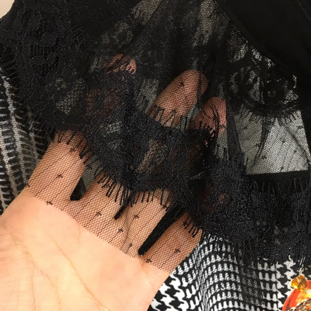 High Quality Luxury Autumn and Spring Women The New Crown Jewel Plaid Print Lace Lotus Leaf Collar Waist Big Swing Dress
High Quality Luxury Autumn and Spring Women The New Crown Jewel Plaid Print Lace Lotus Leaf Collar Waist Big Swing Dress