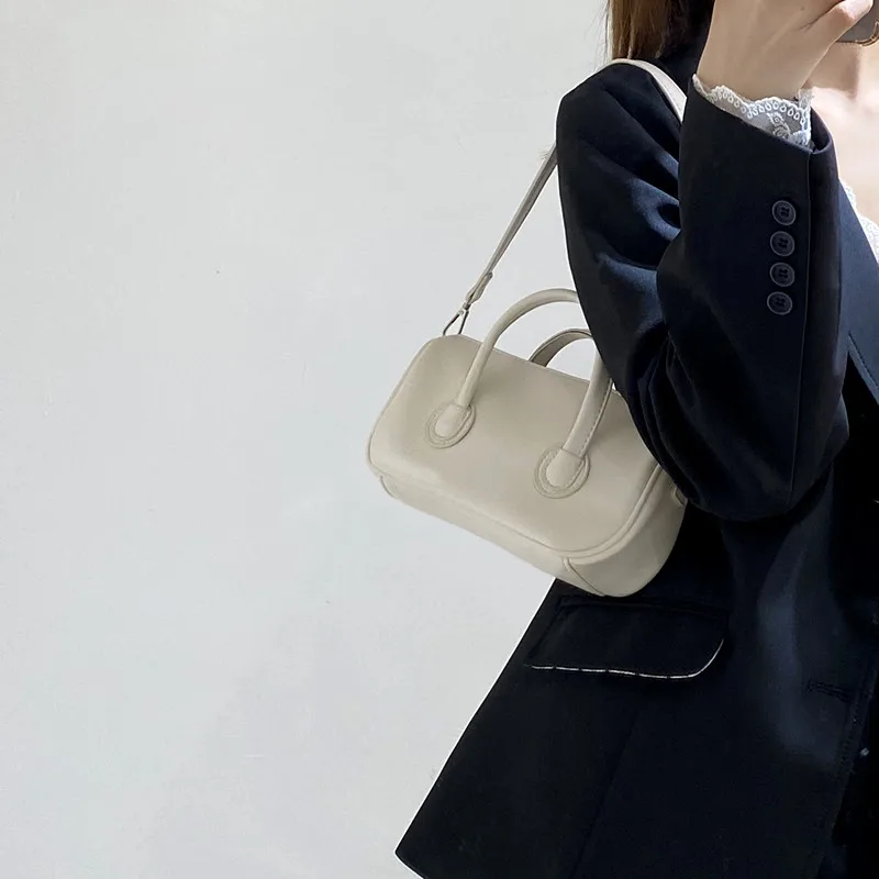 Fashion High Quality Ladies Shoulder Underarm Bag Simple Female Handbags Purse Vintage PU Leather Small Crossbody Bags for Women
Fashion High Quality Ladies Shoulder Underarm Bag Simple Female Handbags Purse Vintage PU Leather Small Crossbody Bags for Women