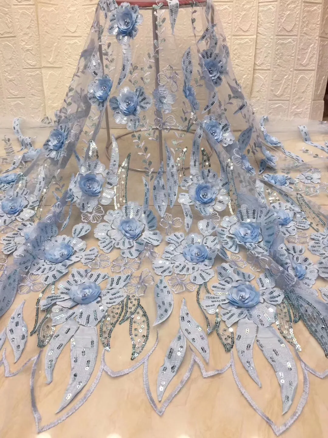 African Guipure Lace Fabric 2019 High quality Stones with Embroidery Nigeria Lace Fabric For Women French Tulle Mesh Lace Fabric
African Guipure Lace Fabric 2019 High quality Stones with Embroidery Nigeria Lace Fabric For Women French Tulle Mesh Lace Fabric