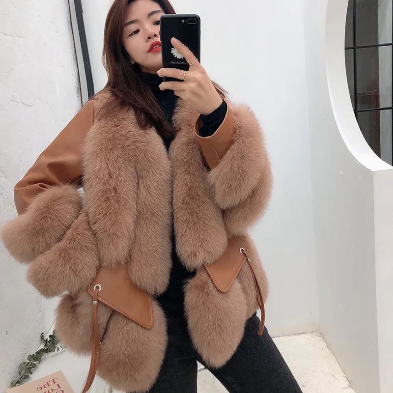 Russian 2021 Autumn and Winter Luxury Tassel Real Whole Leather Fox Fur Jacket Women's Short Slim V-neck Genuine Leather Jacket
Russian 2021 Autumn and Winter Luxury Tassel Real Whole Leather Fox Fur Jacket Women's Short Slim V-neck Genuine Leather Jacket