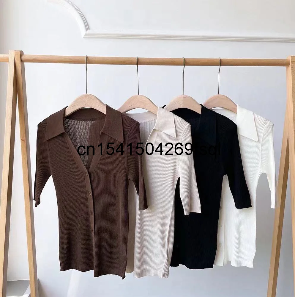 New 2021 Autumn Winter Women's Long Sleeve Wool Knitted Blouse V-Neck Short Sleeves Single Breasted Sweater Runway Solid Sweater
New 2021 Autumn Winter Women's Long Sleeve Wool Knitted Blouse V-Neck Short Sleeves Single Breasted Sweater Runway Solid Sweater