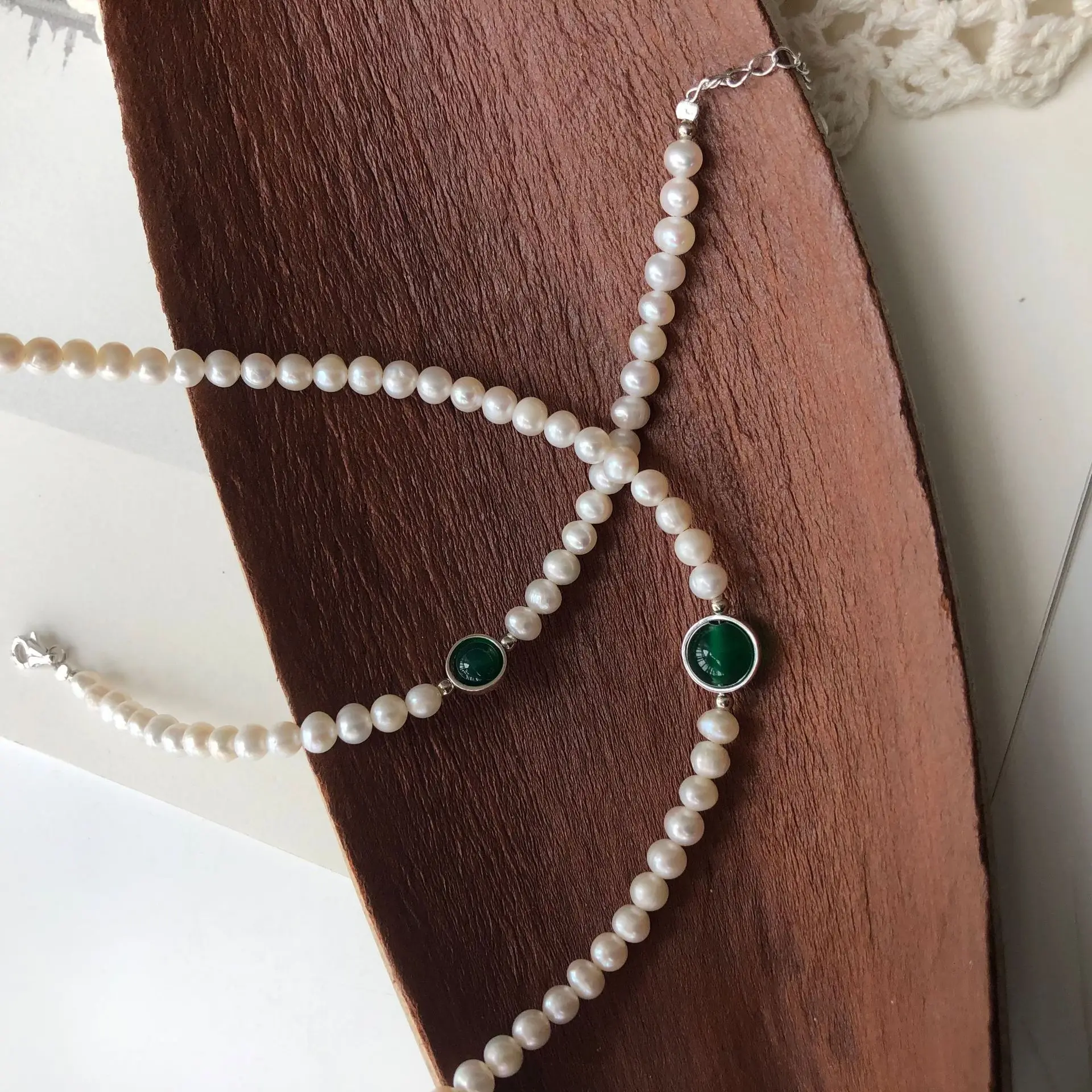 BONLAVIE Natural Pearl Green Agate Necklace 925 Sterling Silver Necklace Female Short Clavicle Chain
BONLAVIE Natural Pearl Green Agate Necklace 925 Sterling Silver Necklace Female Short Clavicle Chain