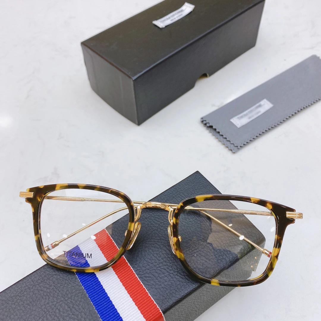 Thom Designer Eyeglasses Frame Women's glasses Fashion Titanium Round Retro Clear Glasses
Thom Designer Eyeglasses Frame Women's glasses Fashion Titanium Round Retro Clear Glasses