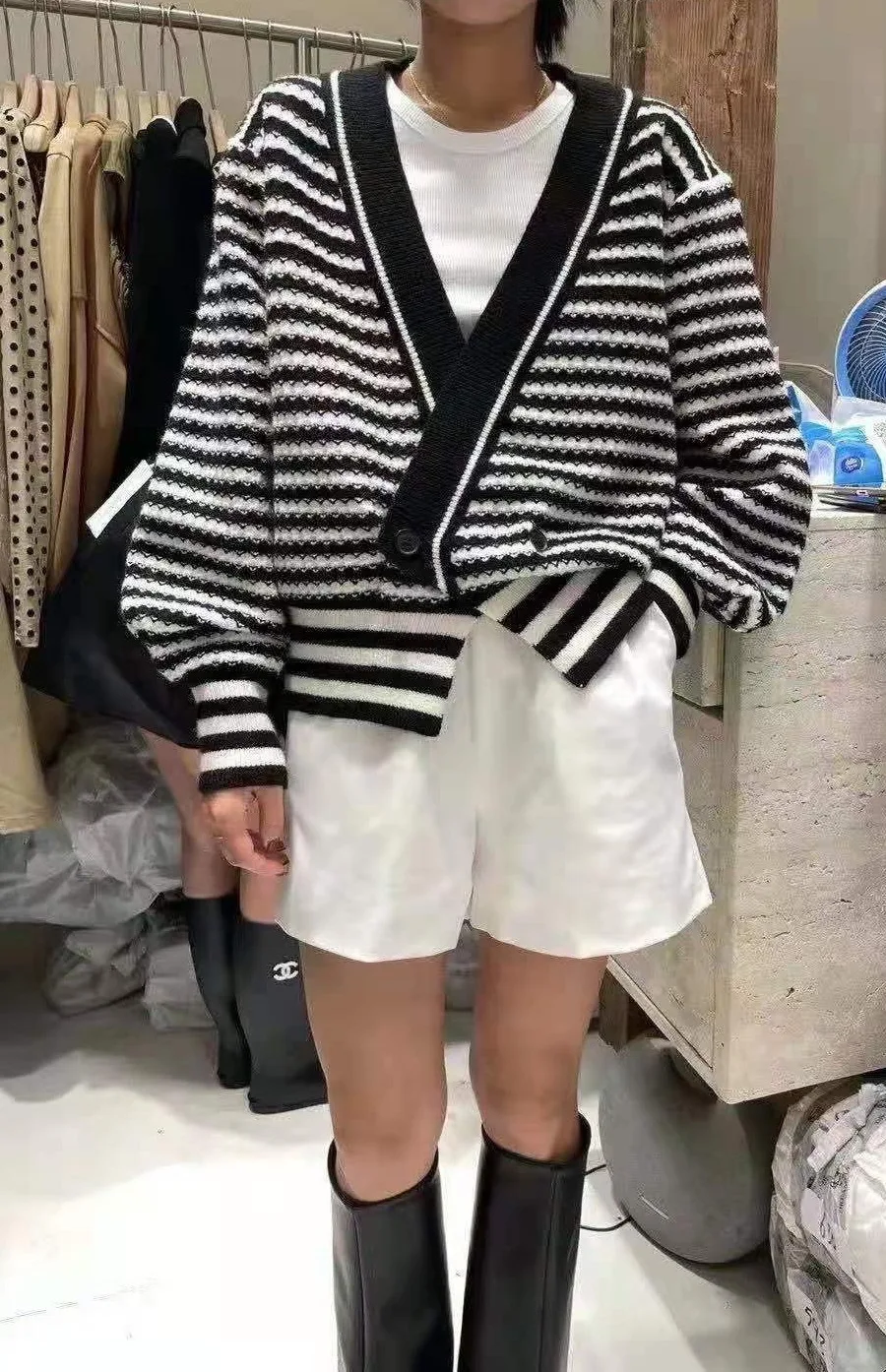 New sweety lady street wear top short Autumn Striped knitted sweater lander sleeve/vest
New sweety lady street wear top short Autumn Striped knitted sweater lander sleeve/vest