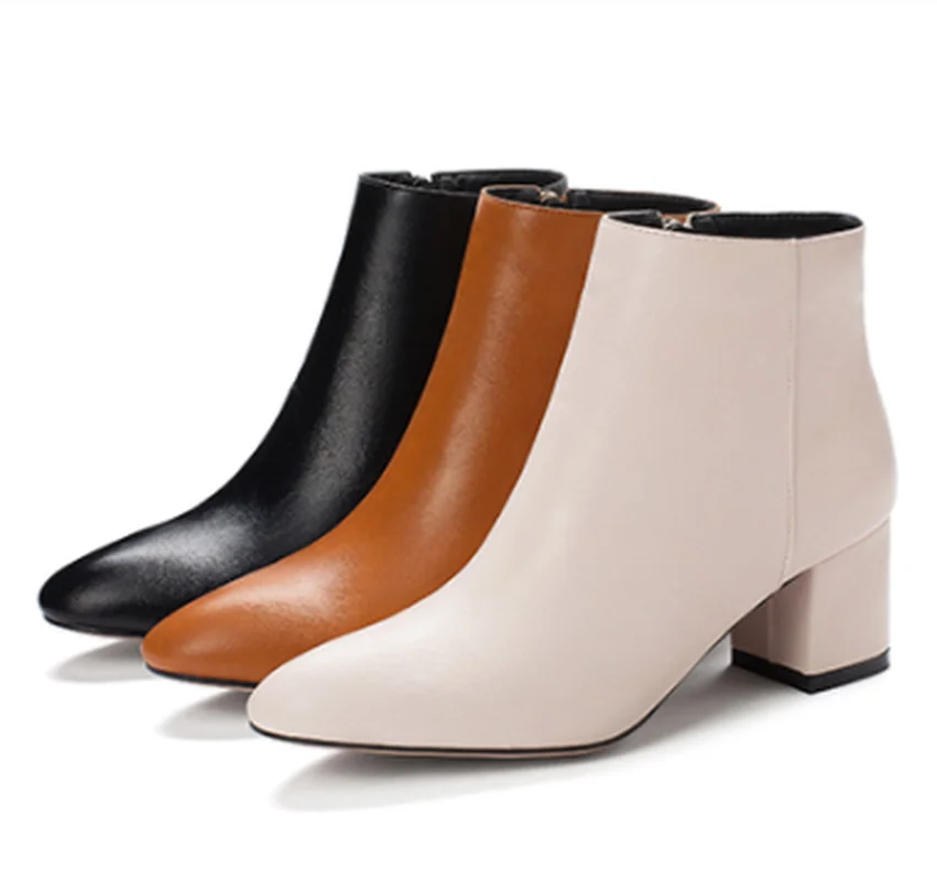 Women's Boots New winter fashion Round head zipper mid heel Ankle boots Women's shoes plus size 33-44 Heel Height 5.5cm black
Women's Boots New winter fashion Round head zipper mid heel Ankle boots Women's shoes plus size 33-44 Heel Height 5.5cm black