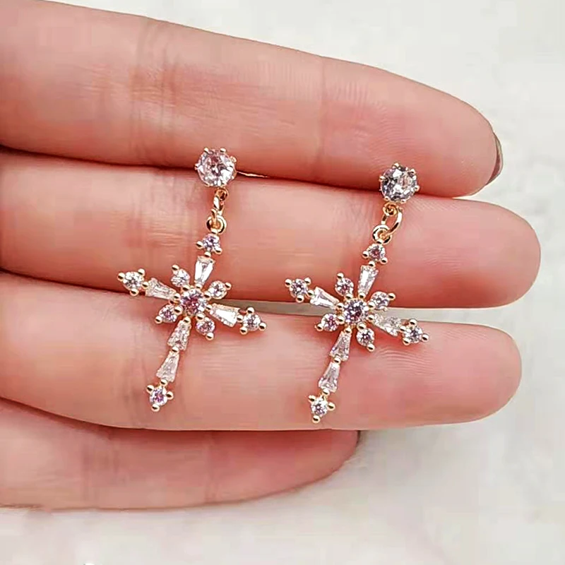 New Popular Design 14K Real Gold Crystal Cross Drop Earrings for Women Charm Jewelry S925 Silver Needle Shiny AAA Zirconia Party
New Popular Design 14K Real Gold Crystal Cross Drop Earrings for Women Charm Jewelry S925 Silver Needle Shiny AAA Zirconia Party