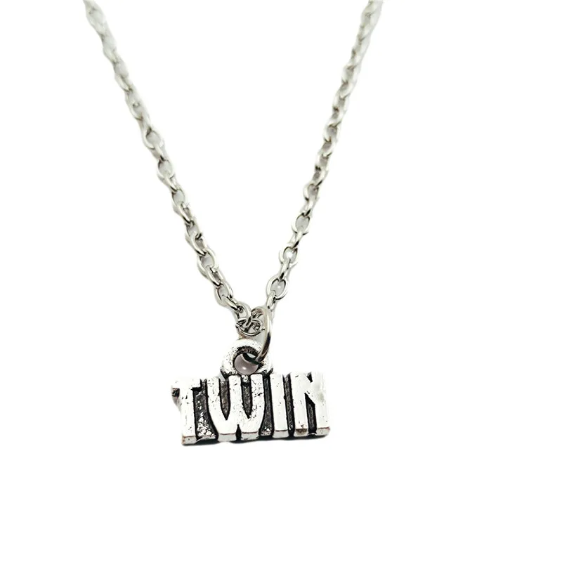 Twin Sister Brother Cute Simple Charm Creative Chain Necklace Women Pendants Fashion Jewelry Accessory ,Friend Gifts
Twin Sister Brother Cute Simple Charm Creative Chain Necklace Women Pendants Fashion Jewelry Accessory ,Friend Gifts