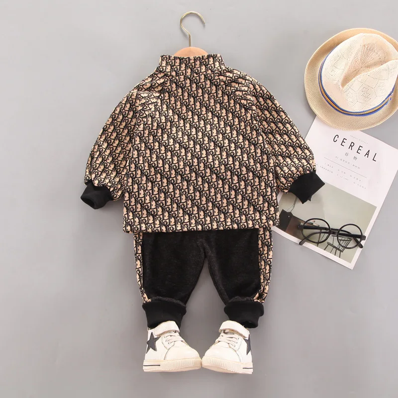 0-4 Years Spring Autumn Baby Boys Clothing Set 2021 New Casual Fashion Full Print Letter Half Zip Jacket+Pants Toddler Outfits
0-4 Years Spring Autumn Baby Boys Clothing Set 2021 New Casual Fashion Full Print Letter Half Zip Jacket+Pants Toddler Outfits