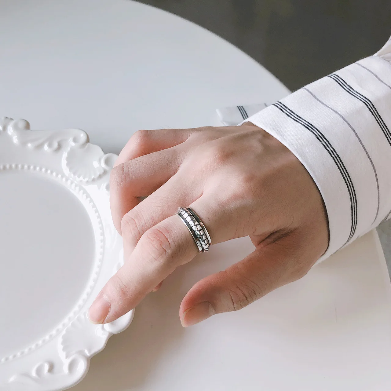 Europe and America Minimalist Cool Online Celebrity 925 Sterling Ladder Ring Japanese Korean INS Non-mainstream Rings Forefinger
Europe and America Minimalist Cool Online Celebrity 925 Sterling Ladder Ring Japanese Korean INS Non-mainstream Rings Forefinger