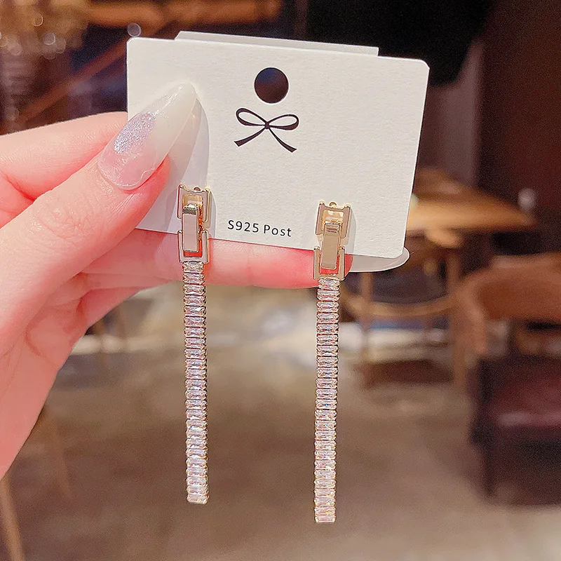 Vintage Gold Color Bar Long Thread Tassel Opal Drop Earrings For Women Glossy Arc Geometric Korean Fashion Jewelry Accessories
Vintage Gold Color Bar Long Thread Tassel Opal Drop Earrings For Women Glossy Arc Geometric Korean Fashion Jewelry Accessories