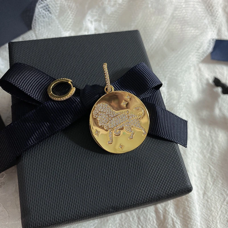 S925 sterling silver spring and autumn new golden yellow Leo asymmetric earrings female fashion constellation design jewelry
S925 sterling silver spring and autumn new golden yellow Leo asymmetric earrings female fashion constellation design jewelry