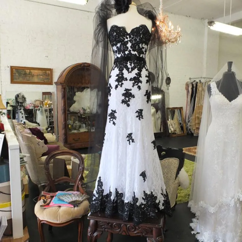 Stunning White and Black Wedding Dress Lace Mermaid Wedding Dresses 2020 Floral Lace with Applique Sweep Train Bridal Gowns
Stunning White and Black Wedding Dress Lace Mermaid Wedding Dresses 2020 Floral Lace with Applique Sweep Train Bridal Gowns