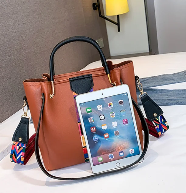 Casual Tote Handbag Rivet Women Bag Single Shoulder Bags PU Soft Crossbody Bag Fashion Bags Handbags Women Famous Brand
Casual Tote Handbag Rivet Women Bag Single Shoulder Bags PU Soft Crossbody Bag Fashion Bags Handbags Women Famous Brand