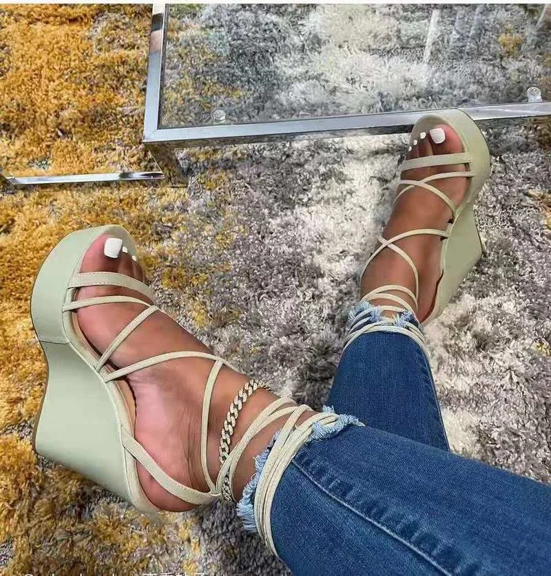 Summer Sandals Comfortable and Versatile Open-toe High-heeled Sandal Casual Outdoor Solid Color Plus Size Shoes Sandals 2021
Summer Sandals Comfortable and Versatile Open-toe High-heeled Sandal Casual Outdoor Solid Color Plus Size Shoes Sandals 2021
