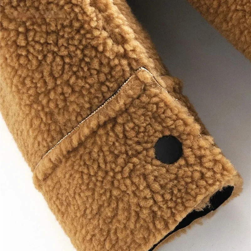 Women 2021 Fashion Oversized Double-faced Faux Fur Teddy Coat Vintage Long Sleeve Pocket Female Outerwear Chic Overcoat
Women 2021 Fashion Oversized Double-faced Faux Fur Teddy Coat Vintage Long Sleeve Pocket Female Outerwear Chic Overcoat