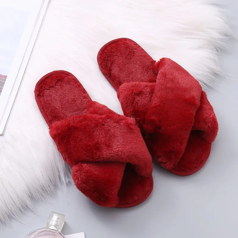 Winter Women House Slippers Faux Fur Warm Flat Shoes Female Slip on Home Furry 
Winter Women House Slippers Faux Fur Warm Flat Shoes Female Slip on Home Furry