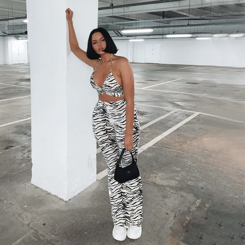 Женский комплект из 2 предметов, укороченный топ в полоску, брюки с широкими штанинами на шнуровке, модная женская одежда, Клубные наряды
Женский комплект из 2 предметов, укороченный топ в полоску, брюки с широкими штанинами на шнуровке, модная женская одежда, Клубные наряды