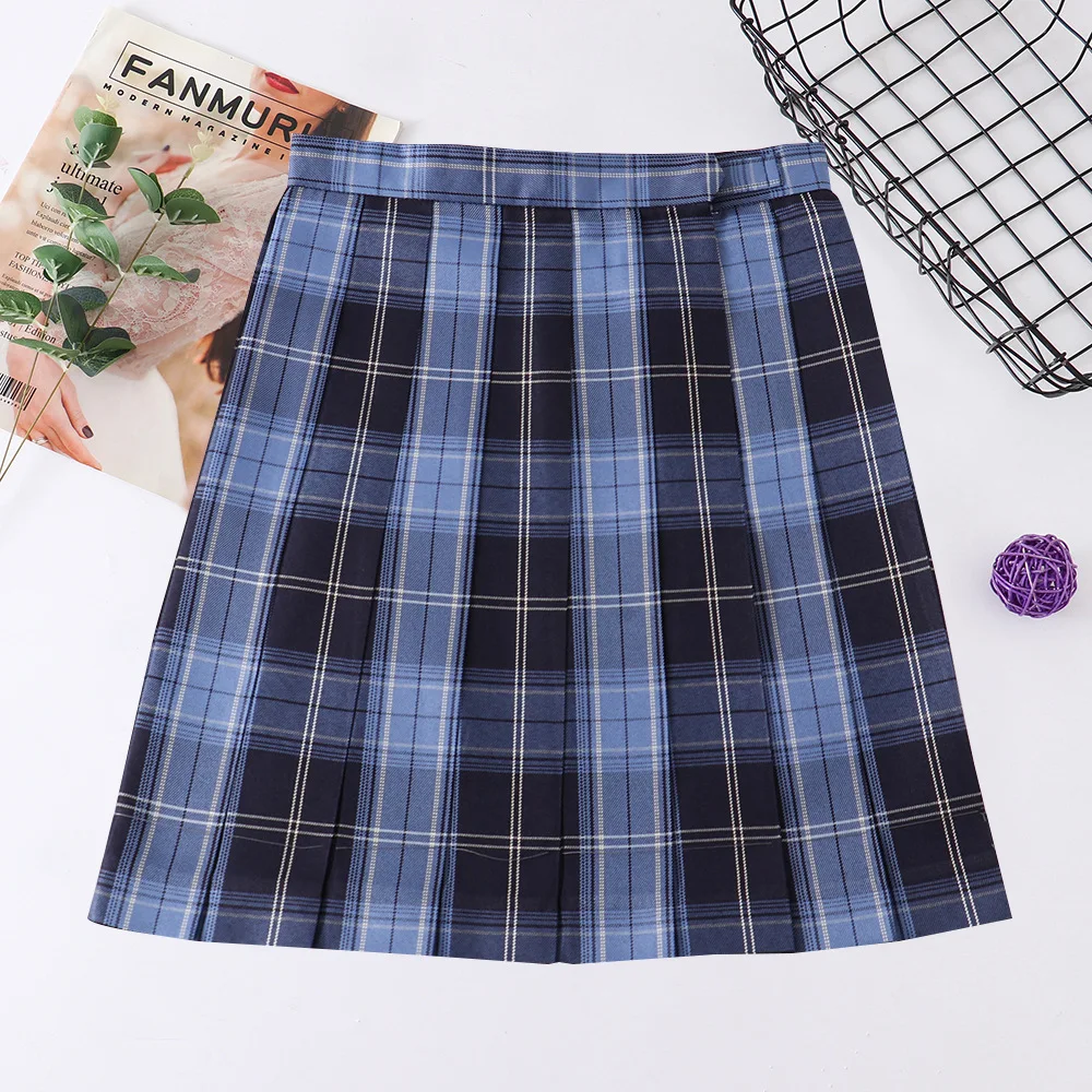Женская школьная форма, юбка в клетку
Женская школьная форма, юбка в клетку