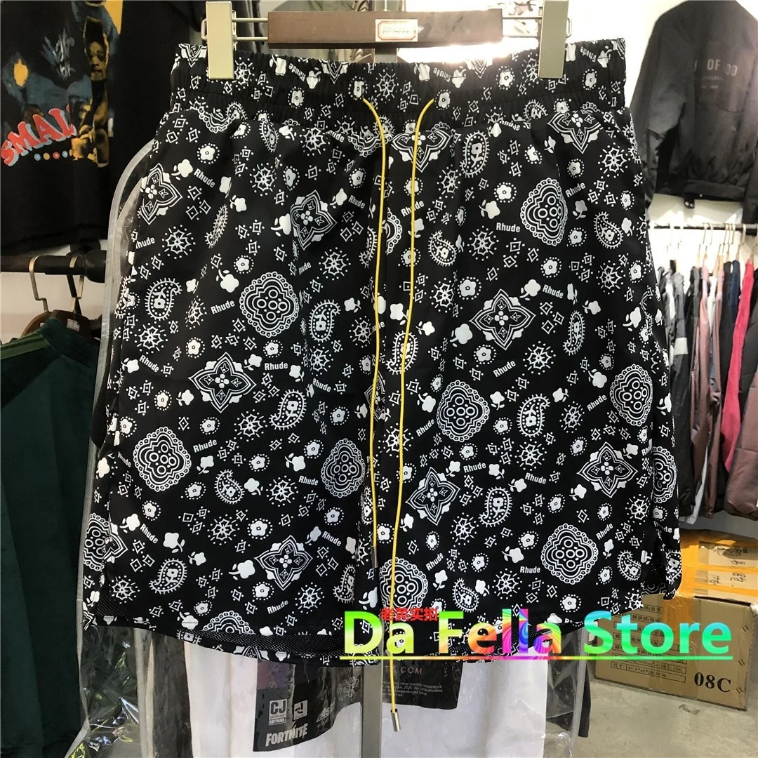 Full Snowflake RHUDE SHORTS Oversized Men Women High Quality NYLON RHUDE Shorts Lining Mesh Tag Label Breechcloth
Full Snowflake RHUDE SHORTS Oversized Men Women High Quality NYLON RHUDE Shorts Lining Mesh Tag Label Breechcloth