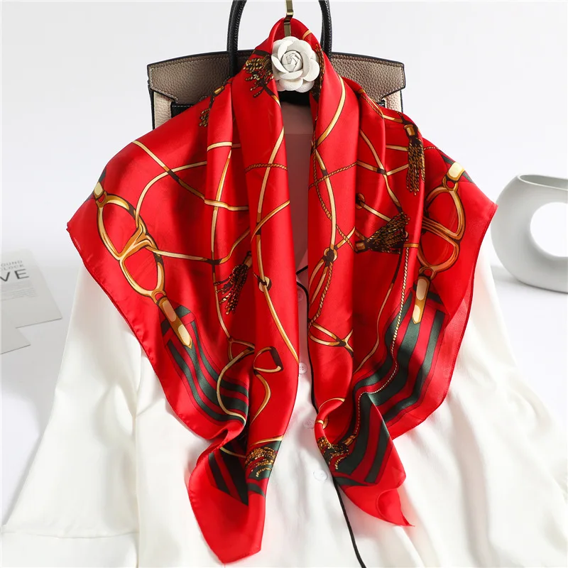 2021 New Chain Silk Square Scarf for Women 90*90cm Neckscarf Tie Band Bag Warp Female Foulard Soft Kerchief Hijabs Headscarf
2021 New Chain Silk Square Scarf for Women 90*90cm Neckscarf Tie Band Bag Warp Female Foulard Soft Kerchief Hijabs Headscarf
