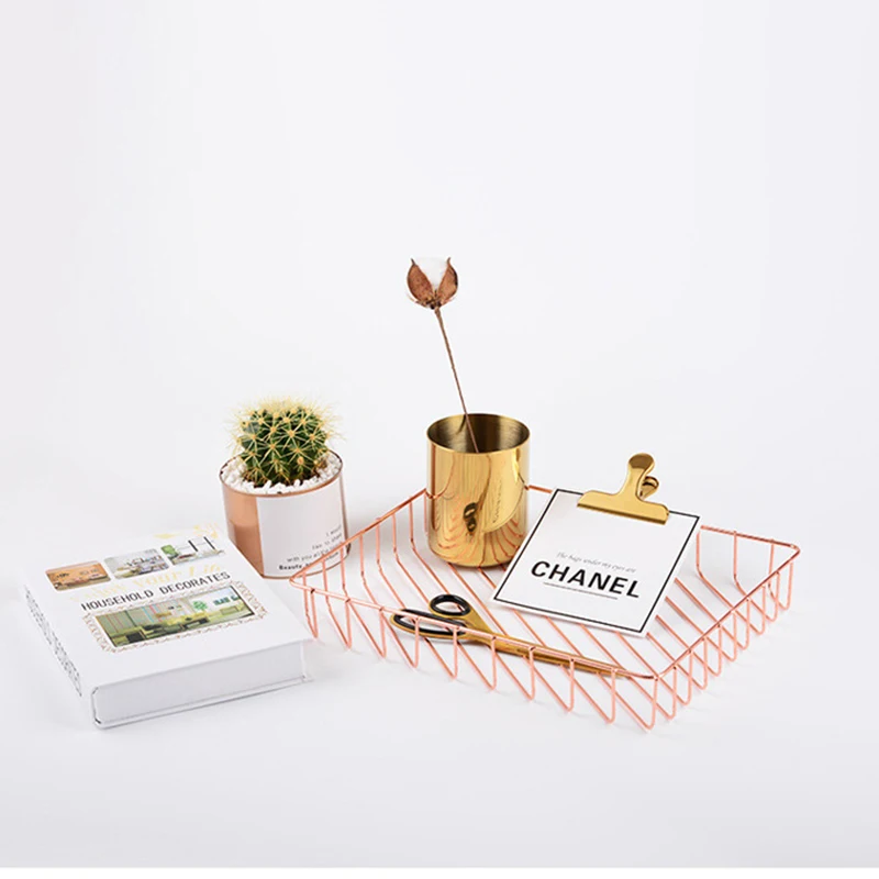 Hot Nordic Metal Makeup Storage Makeup Organizer Tray Dessert Jewelry Display Storage Box
Hot Nordic Metal Makeup Storage Makeup Organizer Tray Dessert Jewelry Display Storage Box