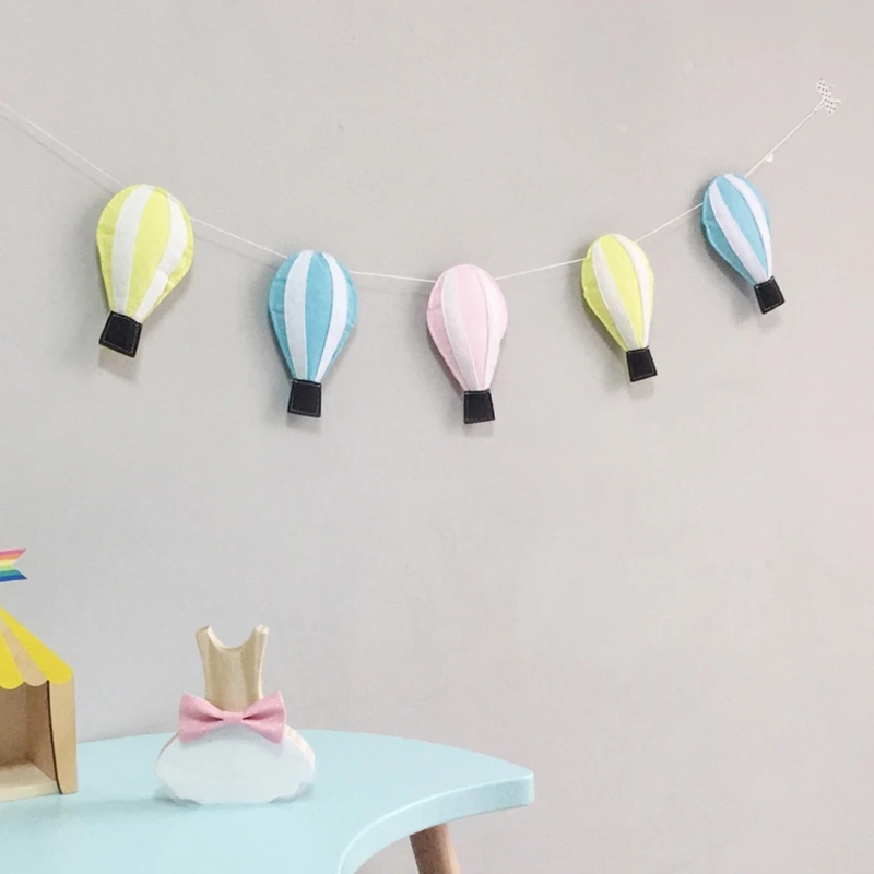 Newborn Photography Props Hot Air Balloon Garlands Kids Room Decoration Wall Hanging Ornament Baby Bed Pendant Nursery Toys
Newborn Photography Props Hot Air Balloon Garlands Kids Room Decoration Wall Hanging Ornament Baby Bed Pendant Nursery Toys