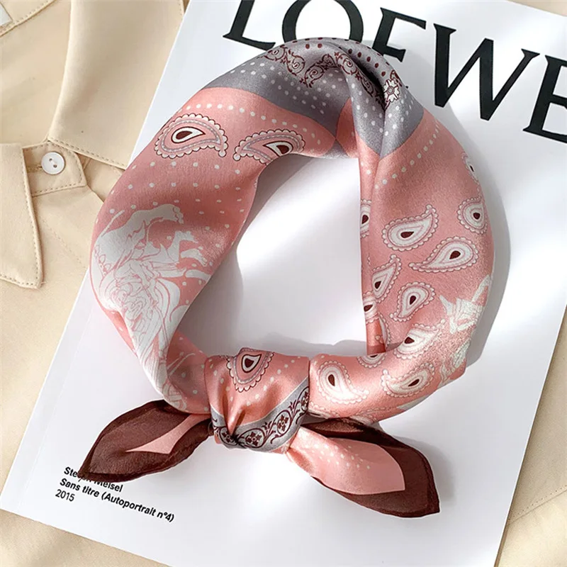 Female mulberry silk small towel color matching scarf joker scarf French retro hair band
Female mulberry silk small towel color matching scarf joker scarf French retro hair band
