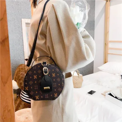 New Round Handbags for Women 2020 Circle Small Shoulder Bag Ladies Luxury Designer Purses Hand Bags Lattice Crossbody Bag
New Round Handbags for Women 2020 Circle Small Shoulder Bag Ladies Luxury Designer Purses Hand Bags Lattice Crossbody Bag