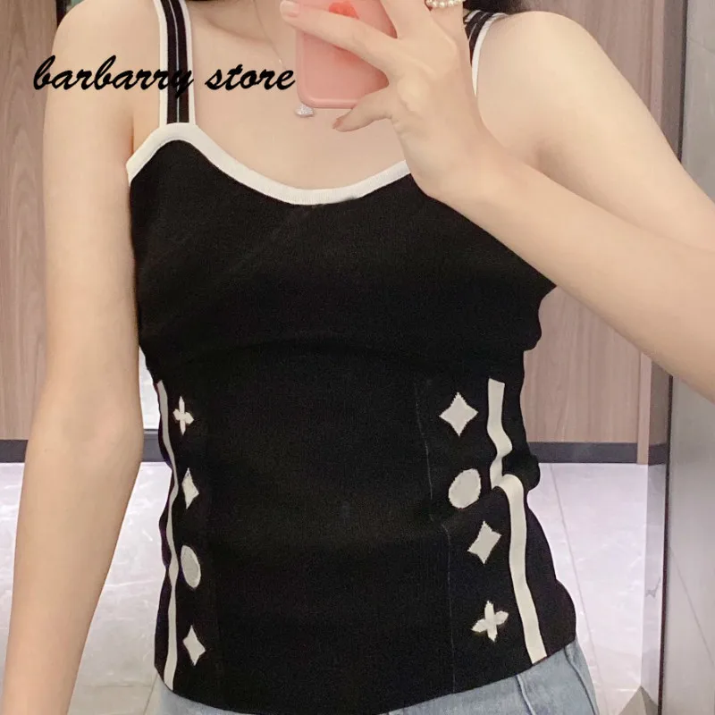 2021 luxury design color contrast fashion women's sleeveless top temperament sexy off shoulder low neck knitted suspender vest
2021 luxury design color contrast fashion women's sleeveless top temperament sexy off shoulder low neck knitted suspender vest