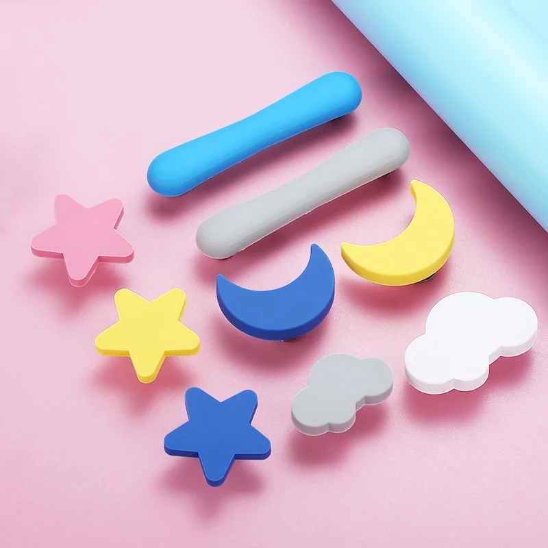 1PC Children Room Knobs and Handles Moon Star Cartoon Furniture PVC Cloud Door Knob Kids Drawer Cabinet Pulls for kids
1PC Children Room Knobs and Handles Moon Star Cartoon Furniture PVC Cloud Door Knob Kids Drawer Cabinet Pulls for kids