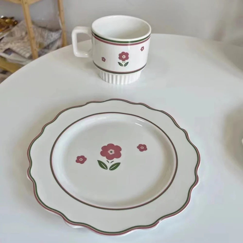 

Nordic Ins Round Ceramic Salad Plates Vintage Tulip Plate Flower Dessert Fruits Snake Wedding Plate Stands For Cakes Dish/Cup