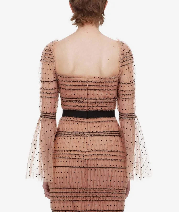 COLOREE 2021 Runway Designer Womne Long Sleeve Polka Dot Long Dress Elegant Square Collar Sexy Backless High Waist Maxi Dress
COLOREE 2021 Runway Designer Womne Long Sleeve Polka Dot Long Dress Elegant Square Collar Sexy Backless High Waist Maxi Dress