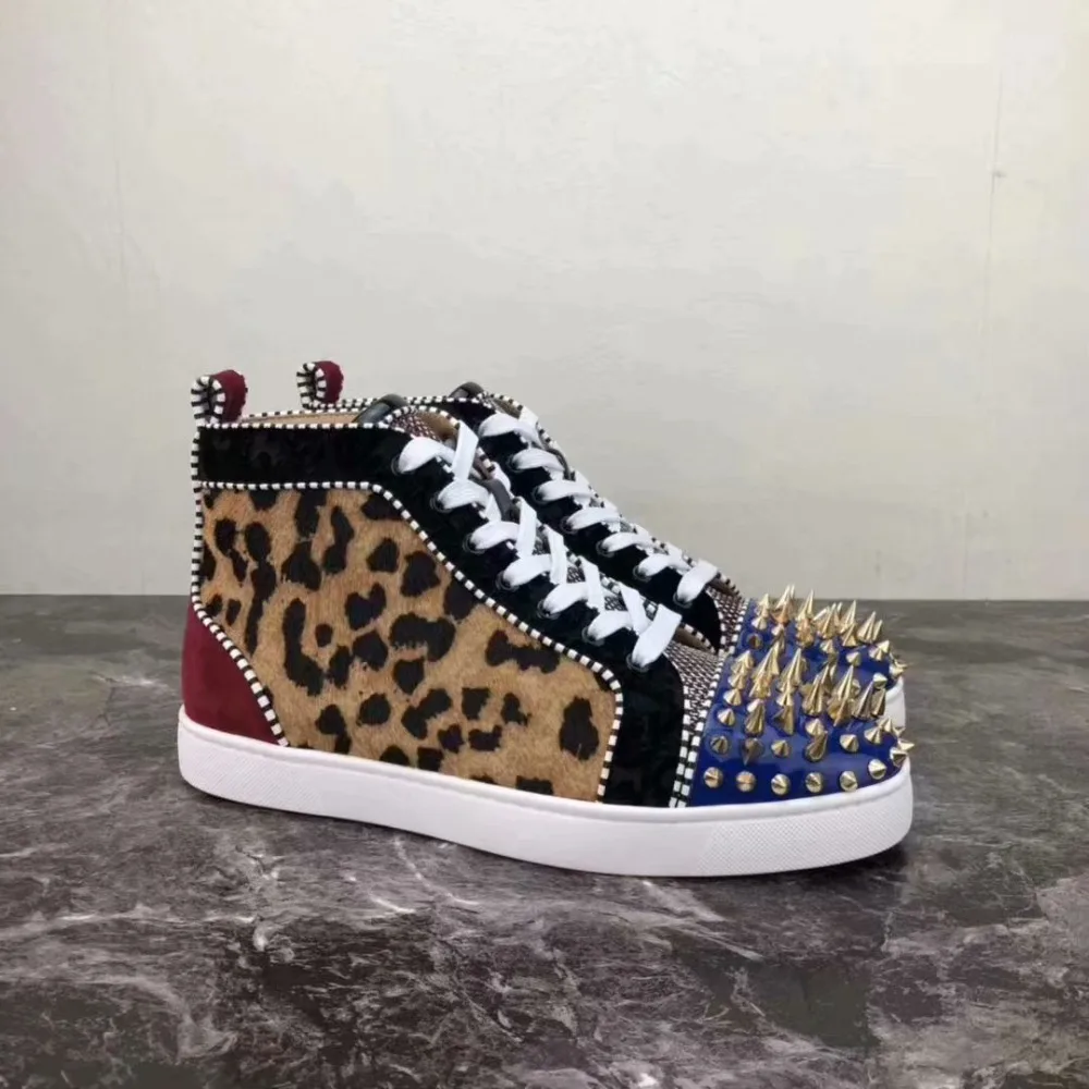 Luxury Leopard Suede Leather Pointed Rivet Leisure Walking Sneaker Outdoor Sports Mixed Colors Mens Women Red Bottom Lover Shoes
Luxury Leopard Suede Leather Pointed Rivet Leisure Walking Sneaker Outdoor Sports Mixed Colors Mens Women Red Bottom Lover Shoes