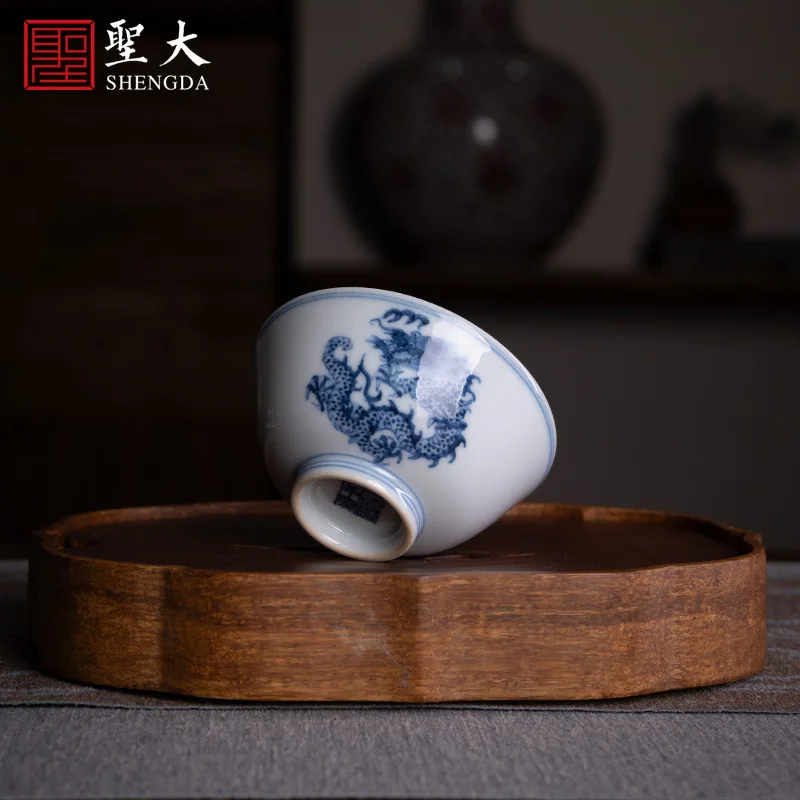 

Чайная чашка ручная роспись сине-белая деревянная печь внутри и снаружи Рисунок дракона мастер чашка Цзиндэчжэнь Чайный сервиз