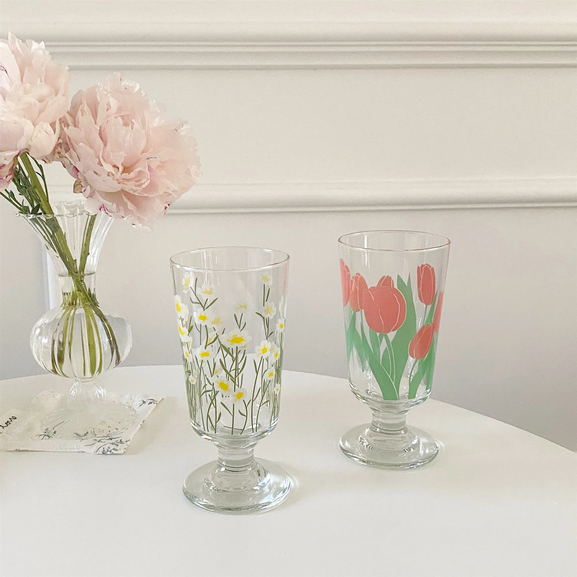 4Styles Classical Love Carrying 280ml Wine Glass Cup Gold Short Foot Cup Chrysanthemum Plants Whiskey Vodka Taste Glass Set
4Styles Classical Love Carrying 280ml Wine Glass Cup Gold Short Foot Cup Chrysanthemum Plants Whiskey Vodka Taste Glass Set