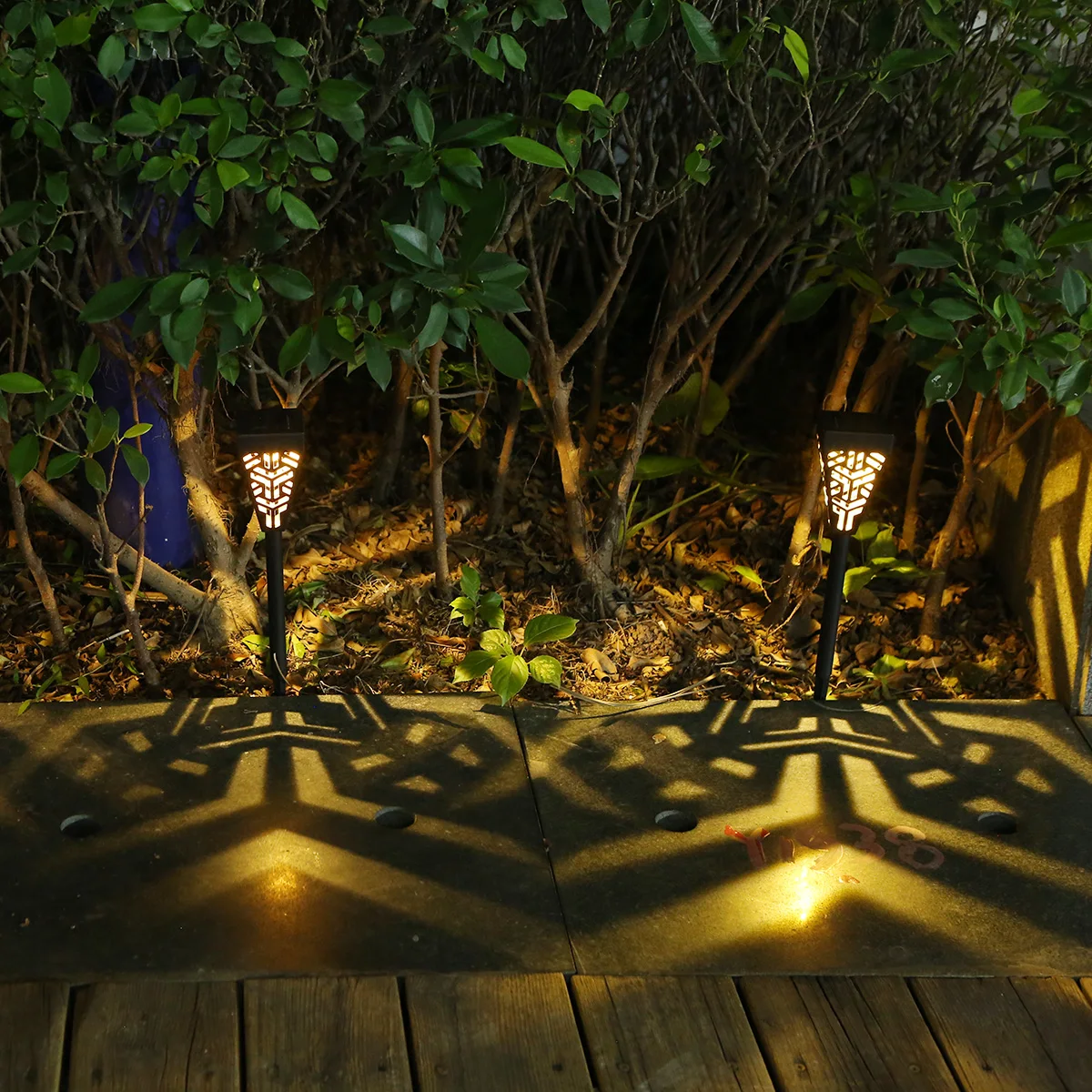 6pcs Warm White Solar Powered Garden Lights LEDs Lawn Lamp Decorative Landscape Light Outdoor Waterproof for Garden Yard Patio 
6pcs Warm White Solar Powered Garden Lights LEDs Lawn Lamp Decorative Landscape Light Outdoor Waterproof for Garden Yard Patio