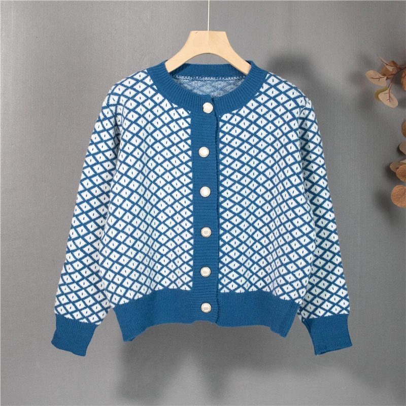 Female Plaid Cardigan Vintage Sweater Fall Winter Knit Coat Stylish Sweaters Knitwear Tops Loose Casual Knitted Jacket Hot Sale
Female Plaid Cardigan Vintage Sweater Fall Winter Knit Coat Stylish Sweaters Knitwear Tops Loose Casual Knitted Jacket Hot Sale