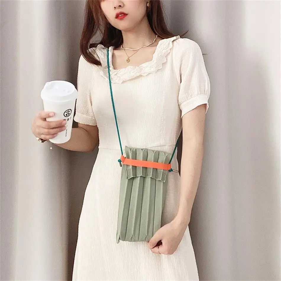 Knitted Wool Wallet Mobile Phone Square Bag Mini Woven Handbag Purse Clutch Casual Messenger Shoulder Long Straps Belt Woman Bag
Knitted Wool Wallet Mobile Phone Square Bag Mini Woven Handbag Purse Clutch Casual Messenger Shoulder Long Straps Belt Woman Bag